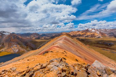 Yuracochas, Orta And Dağları 'nda yer alan ve Lima Peru' da yürüyüş yapmak için ideal bir tepe zinciridir.. 