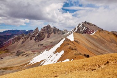 Yuracochas, Orta And Dağları 'nda yer alan ve Lima Peru' da yürüyüş yapmak için ideal bir tepe zinciridir.. 