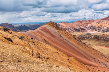 Yuracochas, Orta And Dağları 'nda yer alan ve Lima Peru' da yürüyüş yapmak için ideal bir tepe zinciridir.. 