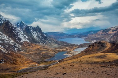 Yuracochas, Orta And Dağları 'nda yer alan ve Lima Peru' da yürüyüş yapmak için ideal bir tepe zinciridir.. 