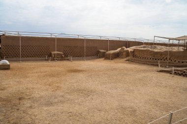 Chan Chan Kalesi: Amerika 'nın en büyük kerpiç şehri. Trujillo Peru