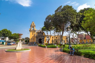 Barranco 'nun Turizm Bölgesi Kilisesi ve Ana Parkı, 17 Şubat 2020, Lima Peru.