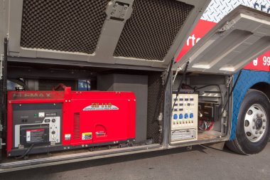 Lima şehrinde kırmızı kamyon