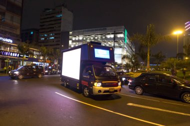 Lima City, Peru 'da gece trafiği