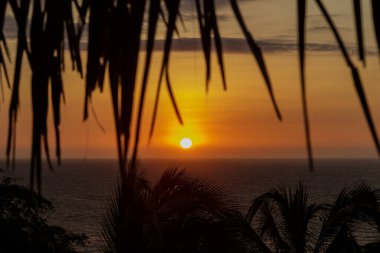 günbatımı Kosta Rika