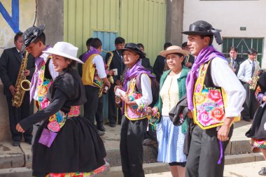 13 Şubat 2016, Huancayo, Peru. Huaylarsh dansçıları Mantaro Vadisi 'ndeki karnaval yarışmalarında gösterileri için prova yapar ve hazırlanırlar..