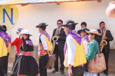 13 Şubat 2016, Huancayo, Peru. Huaylarsh dansçıları Mantaro Vadisi 'ndeki karnaval yarışmalarında gösterileri için prova yapar ve hazırlanırlar..