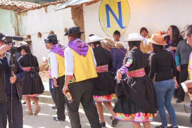 13 Şubat 2016, Huancayo, Peru. Huaylarsh dansçıları Mantaro Vadisi 'ndeki karnaval yarışmalarında gösterileri için prova yapar ve hazırlanırlar..