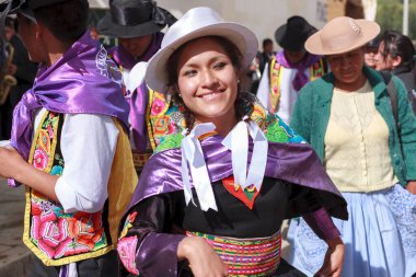 13 Şubat 2016, Huancayo, Peru. Huaylarsh dansçıları Mantaro Vadisi 'ndeki karnaval yarışmalarında gösterileri için prova yapar ve hazırlanırlar..