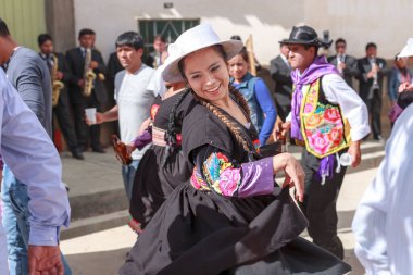 13 Şubat 2016, Huancayo, Peru. Huaylarsh dansçıları Mantaro Vadisi 'ndeki karnaval yarışmalarında gösterileri için prova yapar ve hazırlanırlar..