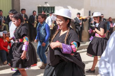 13 Şubat 2016, Huancayo, Peru. Huaylarsh dansçıları Mantaro Vadisi 'ndeki karnaval yarışmalarında gösterileri için prova yapar ve hazırlanırlar..