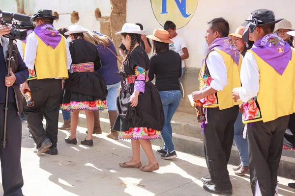 13 Şubat 2016, Huancayo, Peru. Huaylarsh dansçıları Mantaro Vadisi 'ndeki karnaval yarışmalarında gösterileri için prova yapar ve hazırlanırlar..