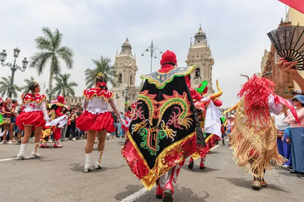 Února 2024 Lima Peru Přehlídka Slavnosti Panny Candelaria Hlavním Náměstí — Stock fotografie