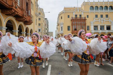 4 Şubat 2024, Lima Peru. Candelaria Bakiresi 'nin Lima Meydanı' ndaki geçit töreni..