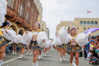4 Şubat 2024, Lima Peru. Candelaria Bakiresi 'nin Lima Meydanı' ndaki geçit töreni..
