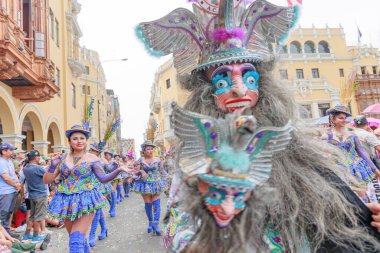 4 Şubat 2024, Lima Peru. Candelaria Bakiresi 'nin Lima Meydanı' ndaki geçit töreni..