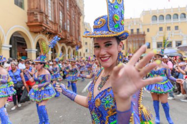 4 Şubat 2024, Lima Peru. Candelaria Bakiresi 'nin Lima Meydanı' ndaki geçit töreni..