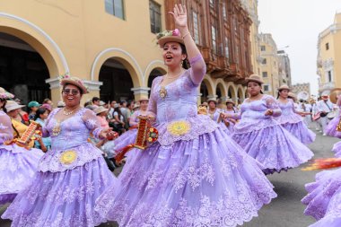 4 Şubat 2024, Lima Peru. Candelaria Bakiresi 'nin Lima Meydanı' ndaki geçit töreni..