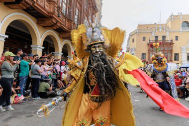 4 Şubat 2024, Lima Peru. Candelaria Bakiresi 'nin Lima Meydanı' ndaki geçit töreni..