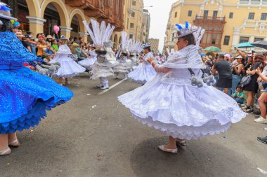 4 Şubat 2024, Lima Peru. Candelaria Bakiresi 'nin Lima Meydanı' ndaki geçit töreni..