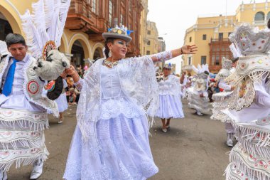 4 Şubat 2024, Lima Peru. Candelaria Bakiresi 'nin Lima Meydanı' ndaki geçit töreni..