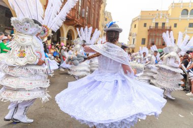 4 Şubat 2024, Lima Peru. Candelaria Bakiresi 'nin Lima Meydanı' ndaki geçit töreni..