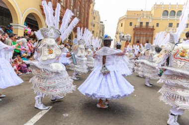 4 Şubat 2024, Lima Peru. Candelaria Bakiresi 'nin Lima Meydanı' ndaki geçit töreni..