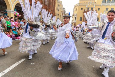 4 Şubat 2024, Lima Peru. Candelaria Bakiresi 'nin Lima Meydanı' ndaki geçit töreni..