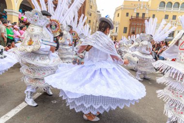 4 Şubat 2024, Lima Peru. Candelaria Bakiresi 'nin Lima Meydanı' ndaki geçit töreni..