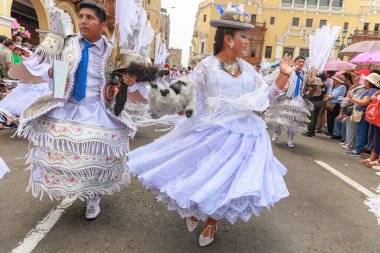 4 Şubat 2024, Lima Peru. Candelaria Bakiresi 'nin Lima Meydanı' ndaki geçit töreni..