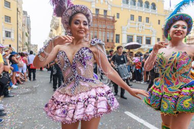 4 Şubat 2024, Lima Peru. Candelaria Bakiresi 'nin Lima Meydanı' ndaki geçit töreni..
