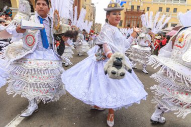 4 Şubat 2024, Lima Peru. Candelaria Bakiresi 'nin Lima Meydanı' ndaki geçit töreni..