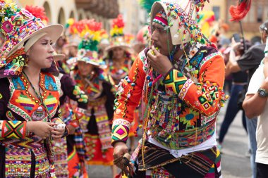 4 Şubat 2024, Lima Peru. Dansçılar ve müzik grupları Lima 'nın ana meydanında Candelaria bakiresinin geçit töreninde..