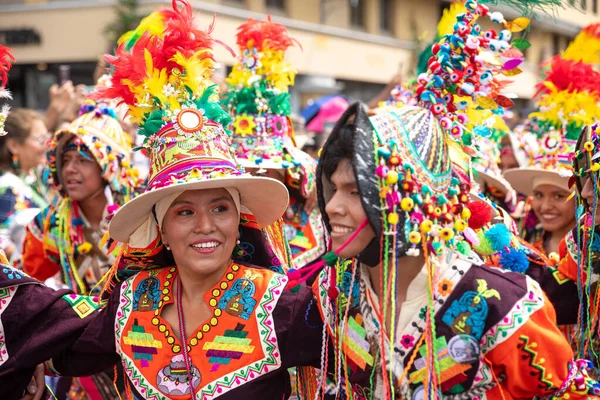 4 Şubat 2024, Lima Peru. Dansçılar ve müzik grupları Lima 'nın ana meydanında Candelaria bakiresinin geçit töreninde..
