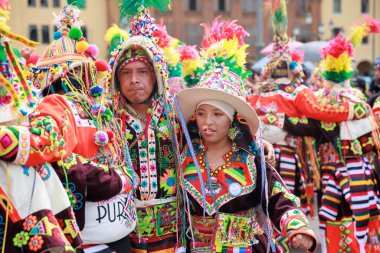 4 Şubat 2024, Lima Peru. Dansçılar ve müzik grupları Lima 'nın ana meydanında Candelaria bakiresinin geçit töreninde..