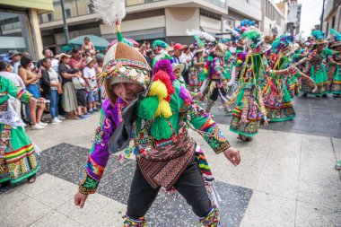4 Şubat 2024, Lima Peru. Dansçılar ve müzik grupları Lima 'nın ana meydanında Candelaria bakiresinin geçit töreninde..