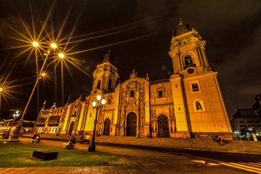 Lima, Peru 'nun katedral gece manzarası