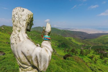 Lachay Lomas, Peru 'nun en önemli doğal rezervlerinden biridir. Burada bitki örtüsü, fauna ve arkeolojinin çeşitliliğini anlayabilirsiniz..