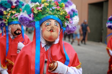 Lima, Peru sokaklarında tipik kostümleriyle Ancash bölgesinden dansçılar.