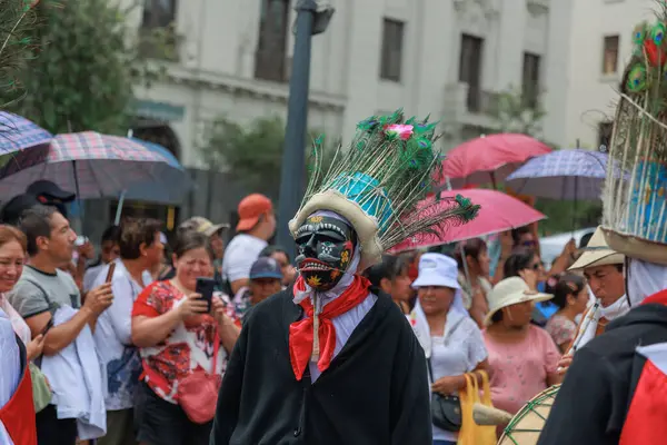 Tanečníci Oblasti Ancash Svými Typickými Kostýmy Ulicích Limy Peru — Stock fotografie