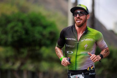 İRONMAN 70.3 Peru, Sporcular yarışıyor. 23 Nisan 2023 - LIMA, Peru