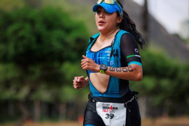 İRONMAN 70.3 Peru, Sporcular yarışıyor. 23 Nisan 2023 - LIMA, Peru