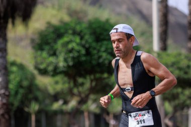 İRONMAN 70.3 Peru, Sporcular yarışıyor. 23 Nisan 2023 - LIMA, Peru