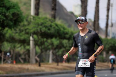 İRONMAN 70.3 Peru, Sporcular yarışıyor. 23 Nisan 2023 - LIMA, Peru