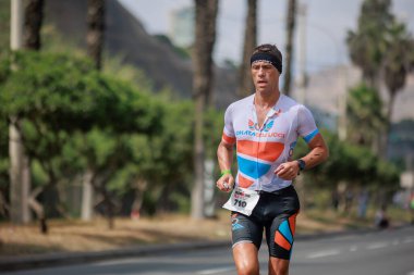 İRONMAN 70.3 Peru, Sporcular yarışıyor. 23 Nisan 2023 - LIMA, Peru