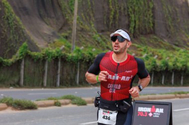 İRONMAN 70.3 Peru. Sporcular Lima Triatlonu 'nda yarışıyor. 23 Nisan 2023 - LIMA, Peru
