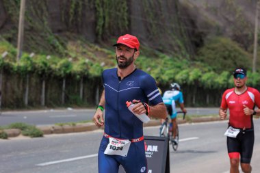 İRONMAN 70.3 Peru. Sporcular Lima Triatlonu 'nda yarışıyor. 23 Nisan 2023 - LIMA, Peru