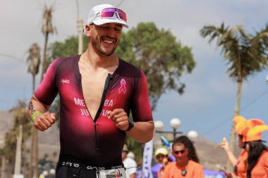 İRONMAN 70.3 Peru. Sporcular Lima Triatlonu 'nda yarışıyor. 23 Nisan 2023 - LIMA, Peru
