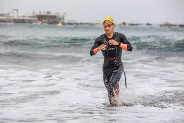 IRONMAN 70.3 PERU. 21 Nisan 2024. İRONMAN 'da yarışan sporcular 70.3 Triatlon, Lima Peru.