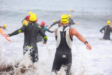 IRONMAN 70.3 PERU. 21 Nisan 2024. İRONMAN 'da yarışan sporcular 70.3 Triatlon, Lima Peru.